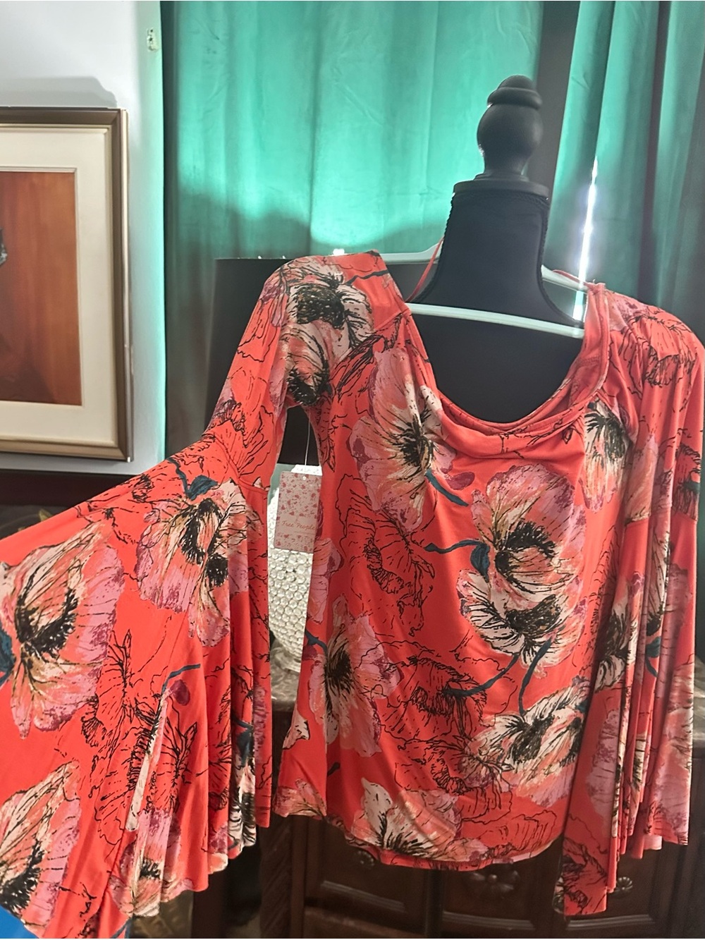 Free People NWT Coral Floral Off Shoulder Bell Sleeve Top Large! Summer perfect